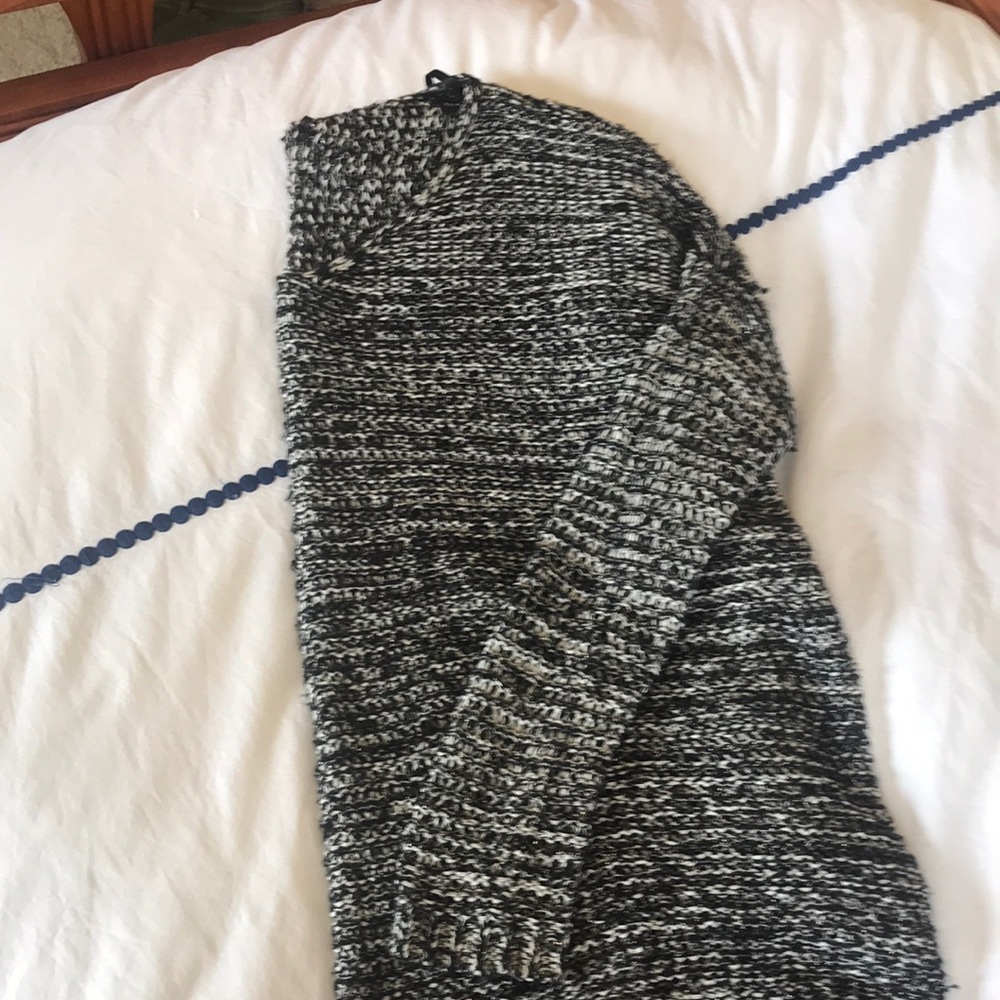DKNy Sweater